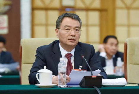 關(guān)注油耗子、公路三亂、從業(yè)資格證!徐冠巨代表講